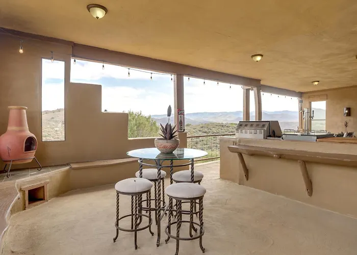 Mtn-view Adobe W/ Large Deck Near Prescott!