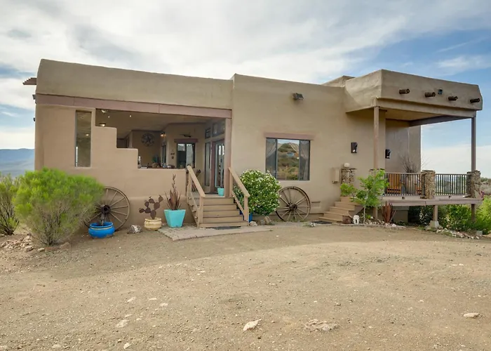 Holiday home Mtn-view Adobe W/ Large Deck Near Prescott!