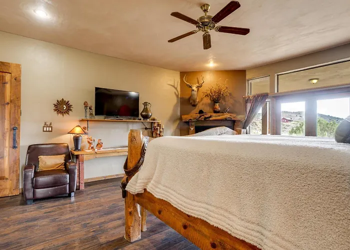 Holiday home Mtn-view Adobe W/ Large Deck Near Prescott!