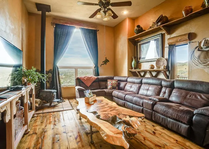 Holiday home Mtn-view Adobe W/ Large Deck Near Prescott! Dewey-Humboldt